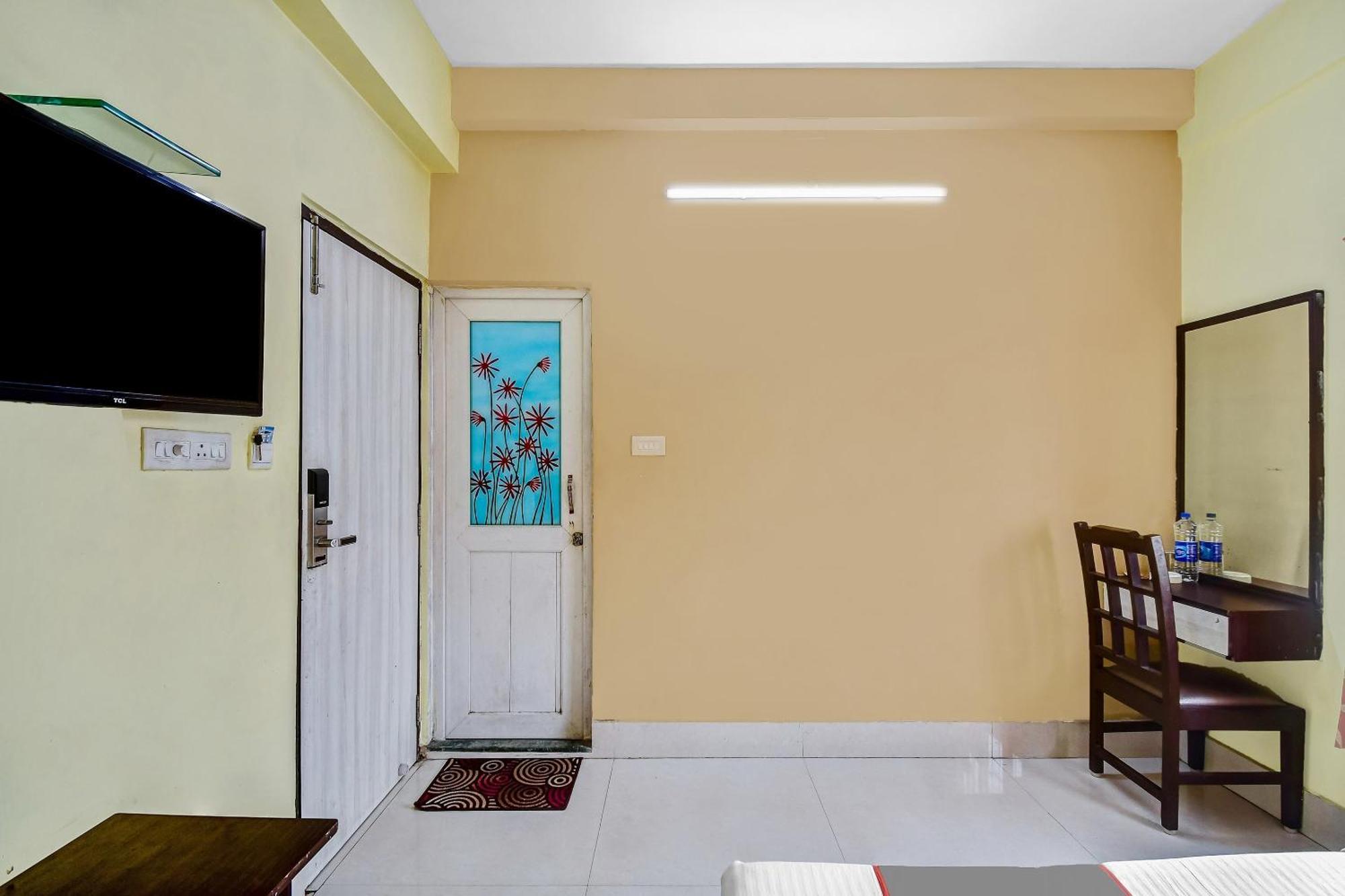 Capital O Kabita Guest House Near Acropolis Mall Kolkata Exterior photo