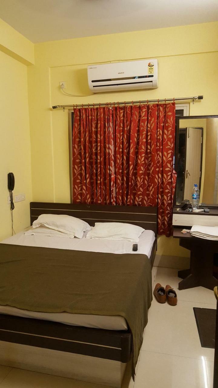 Capital O Kabita Guest House Near Acropolis Mall Kolkata Exterior photo