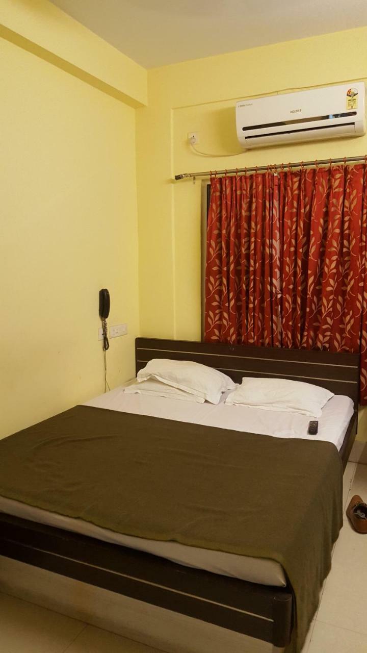 Capital O Kabita Guest House Near Acropolis Mall Kolkata Exterior photo