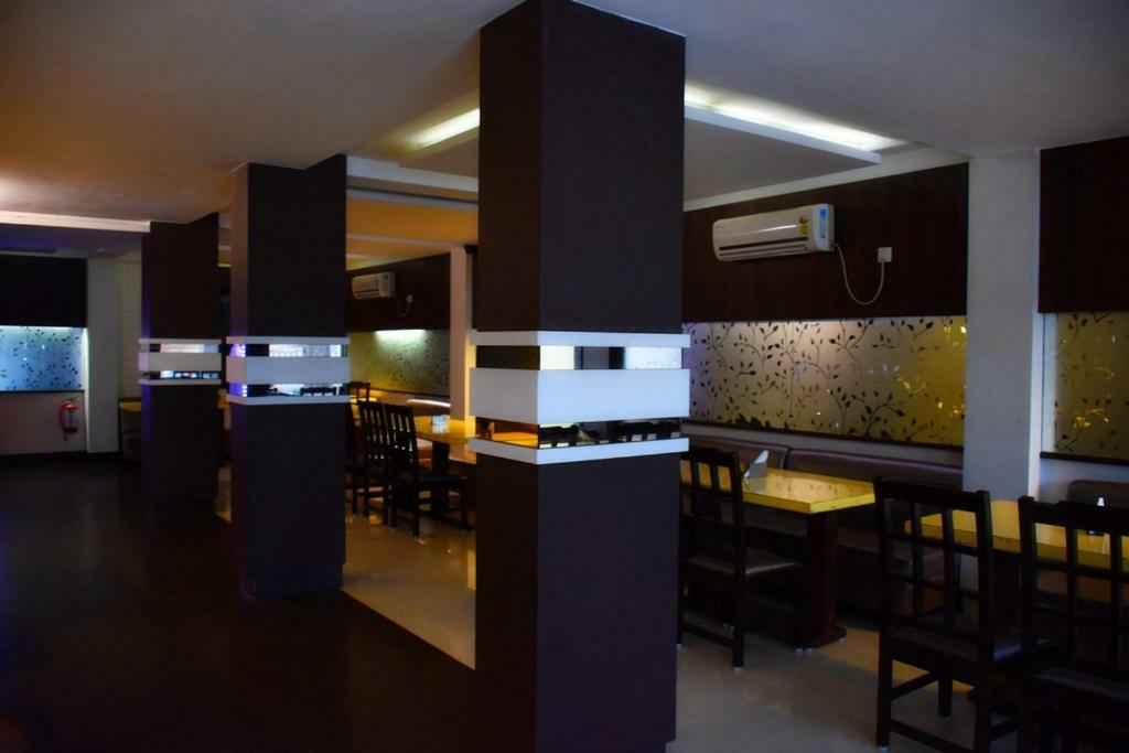 Capital O Kabita Guest House Near Acropolis Mall Kolkata Exterior photo